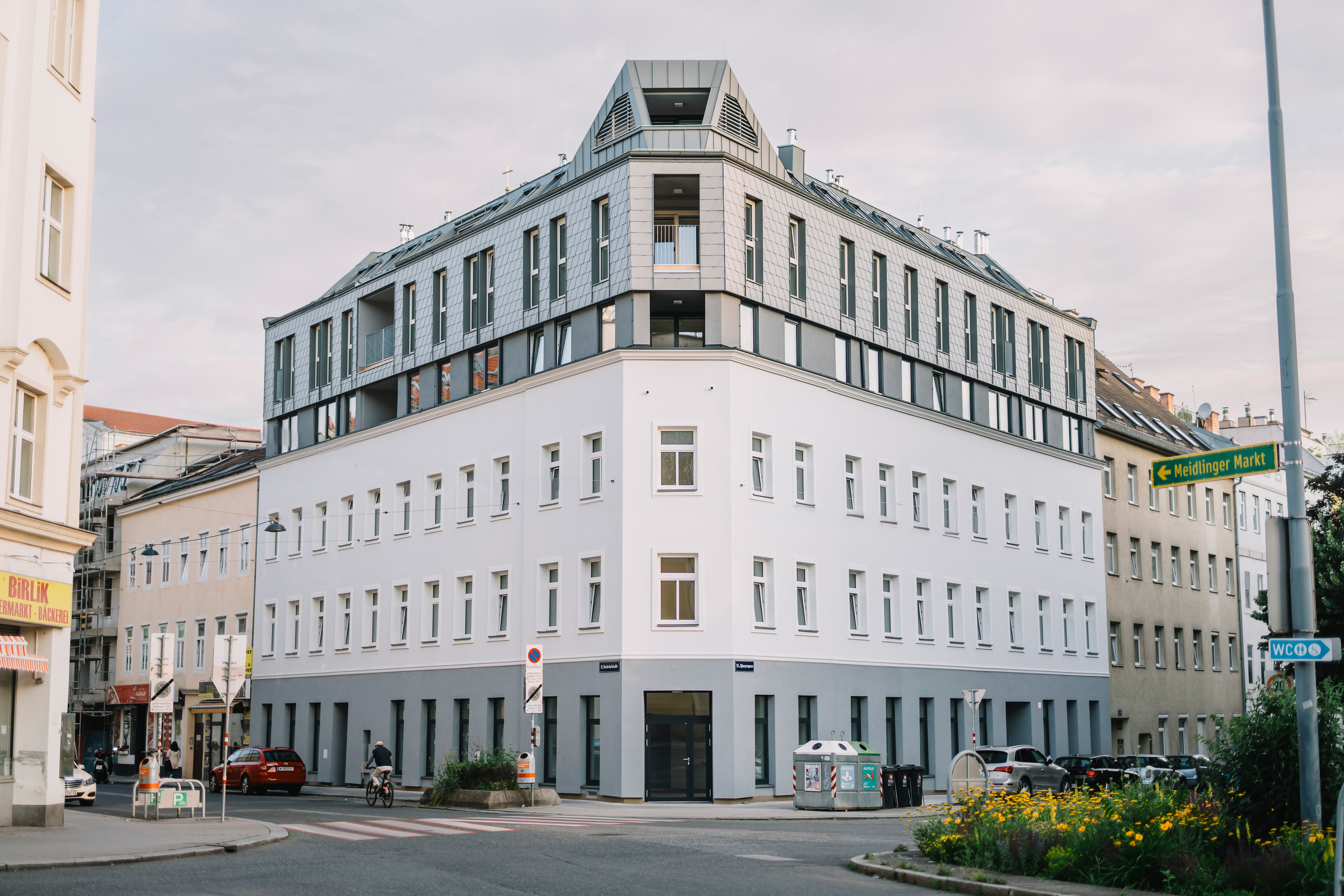 Geförderte Wohnhaussanierung und Aufstockung Wien 12 - Generalplanung